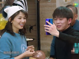 沈月每日与妈妈视频通话，亲情连线温暖如初